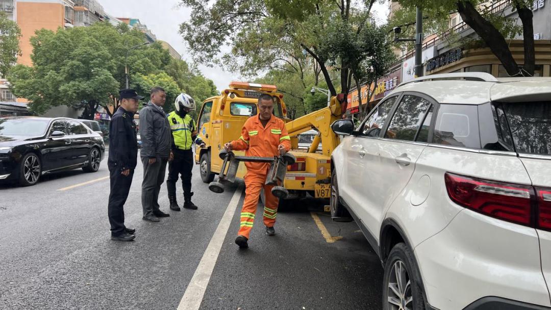 多部门联合治理,建邺区南苑街道还路于民,打造整洁有序环境 第1张 多部门联合治理,建邺区南苑街道还路于民,打造整洁有序环境 第1张