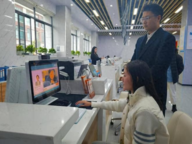 青白江区布设云窗口，企业办事只需一个终端，方便到超乎想象