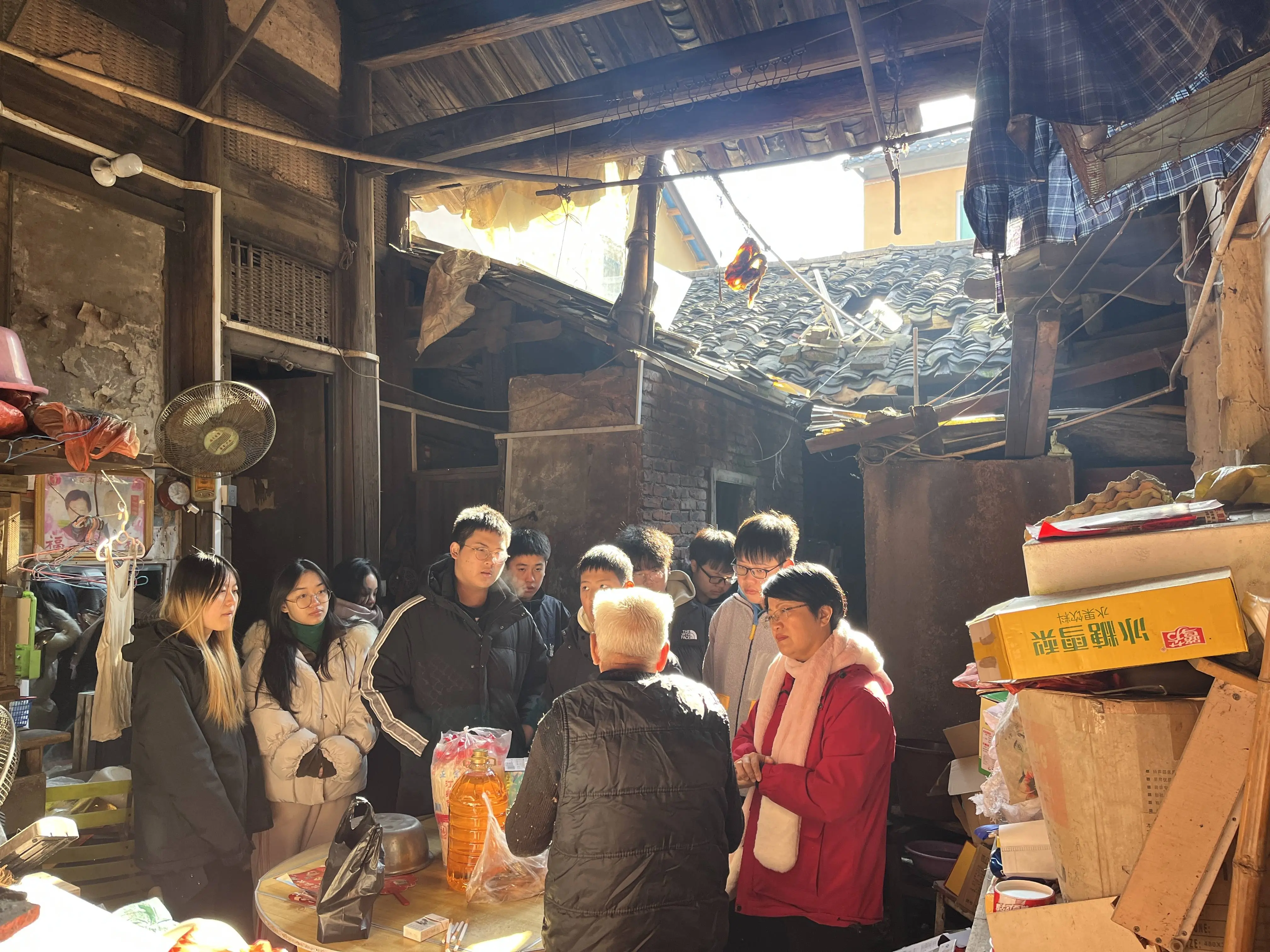 20 年公益路，600 余名困难学生，施珊娜的助人之旅令人动容  第2张