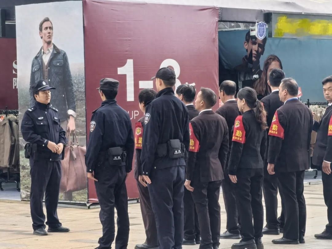 呈贡分局乌龙派出所创新七彩云+红袖标模式，打造平安新局面  第1张