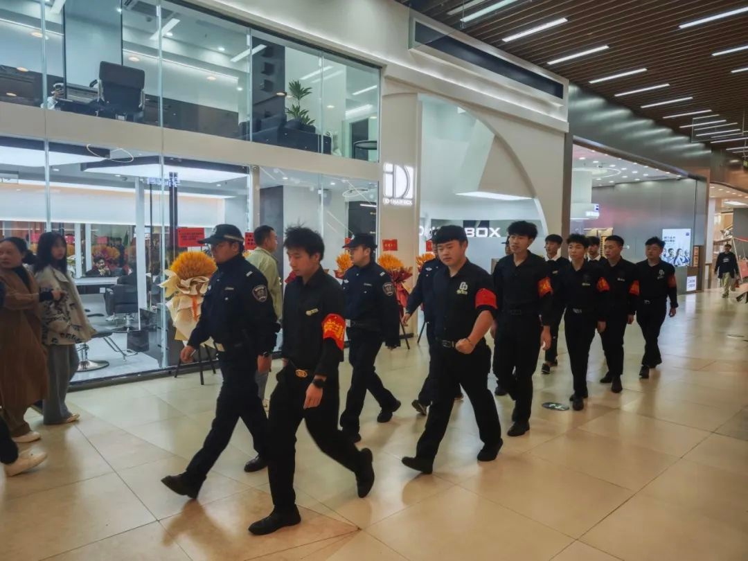 呈贡分局乌龙派出所创新七彩云+红袖标模式，打造平安新局面  第2张