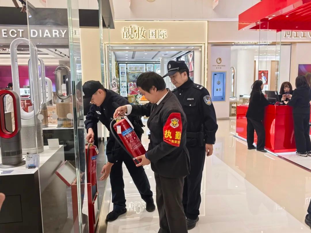 呈贡分局乌龙派出所创新七彩云+红袖标模式，打造平安新局面  第6张