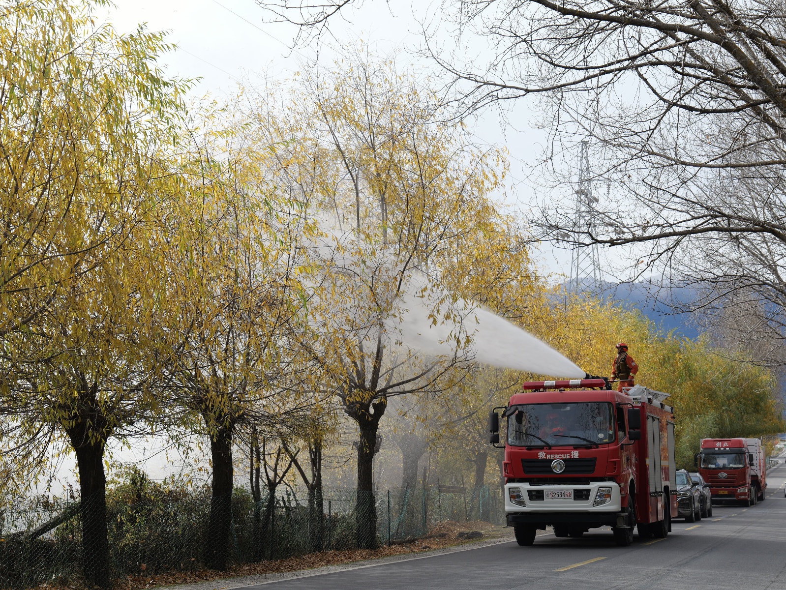 林芝市开展森林草原防灭火演练,基层护林员掌握灭火技巧 第3张 林芝市开展森林草原防灭火演练,基层护林员掌握灭火技巧 第3张