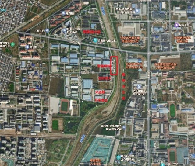 本周向前一步：企业员工停车难，居民出行受阻，三方能否共寻平衡之道？  第1张