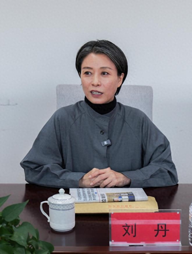 哈尔滨杰出女儿刘丹获金鸡奖最佳女配角，首次公开亮相分享艺术心得