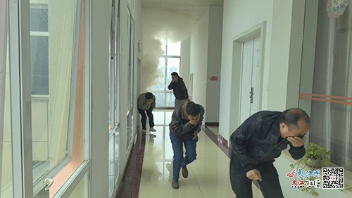 景德镇市医疗紧急救援中心开展消防安全培训，提升应急避险能力  第2张