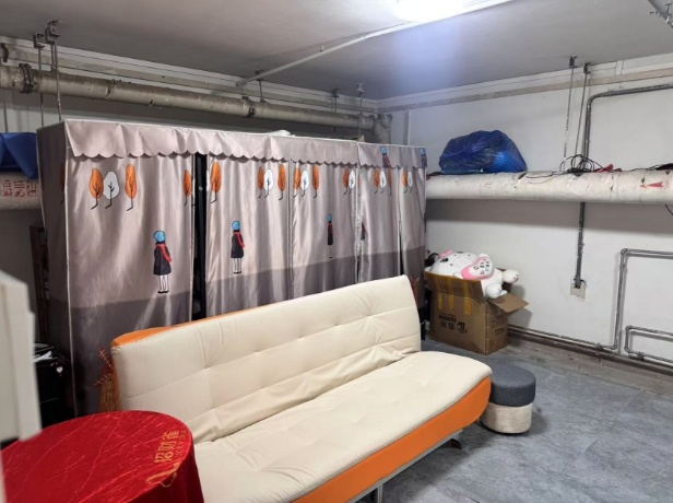惊！北京彩票店暗藏三室一厅地下室，逃生出口竟是书架暗门  第3张