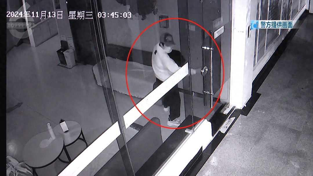 昆明口腔医院保险柜深夜神秘失踪，三万现金与贵重物品不翼而飞，警方追踪嫌疑人行踪