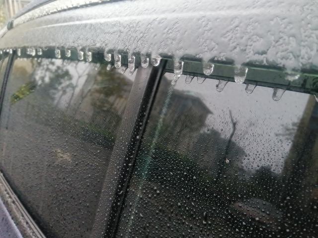 贵阳气温骤降至零下2℃，冻雨来袭！未来24小时低温预警，出行需谨慎