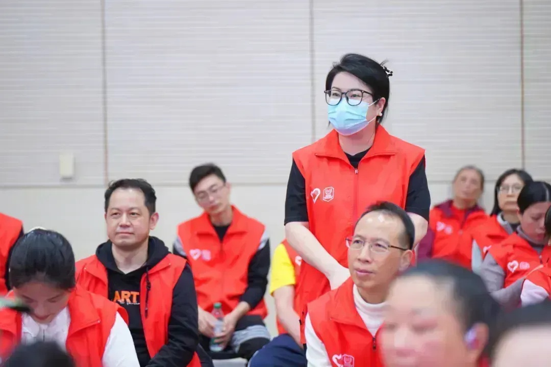 110名志愿者亲身体验急救技能，他们如何从容应对公共安全紧急状况？  第7张