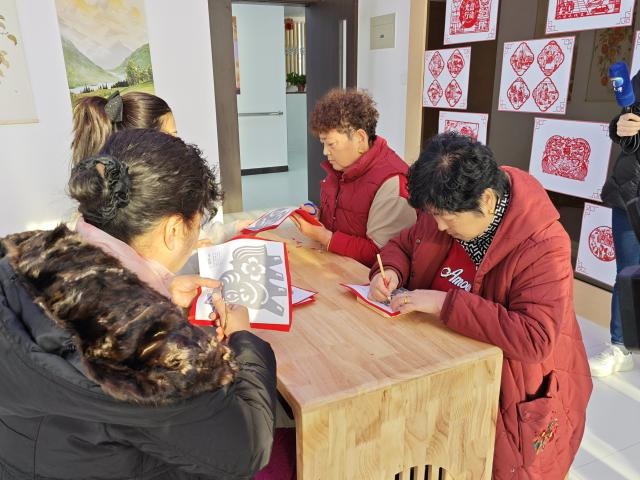 不出门也能享受养老新生活：康复师上门、康养中心随住、送医送药到家  第2张