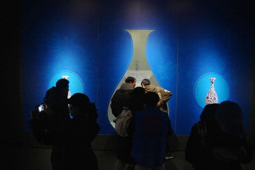 震撼来袭！辽宁最大规模元青花展览，24件珍品揭秘千年瓷韵  第1张