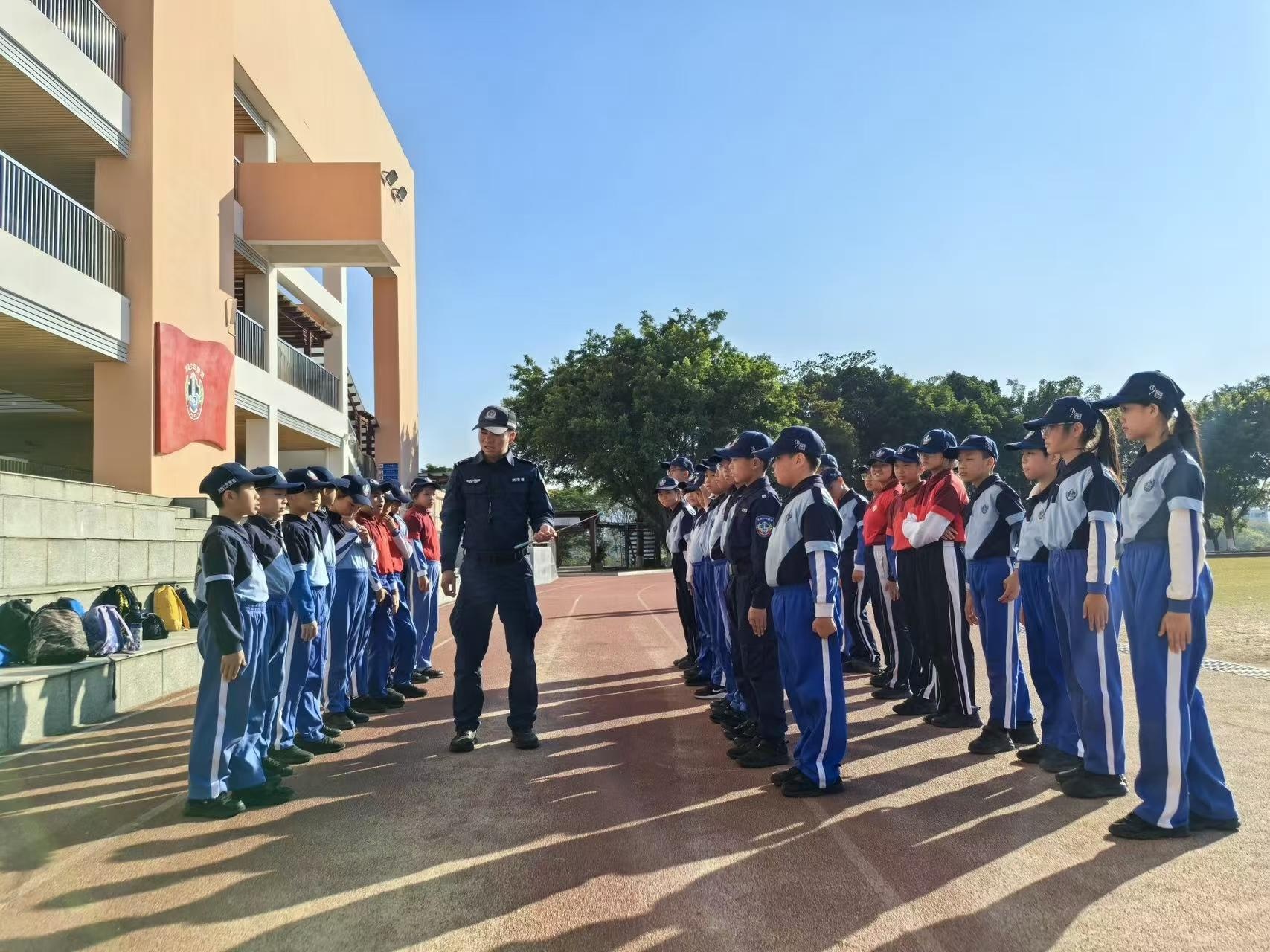 12岁少年圆梦龙岗少年警营，体验新奇训练项目，家长直呼过瘾  第4张