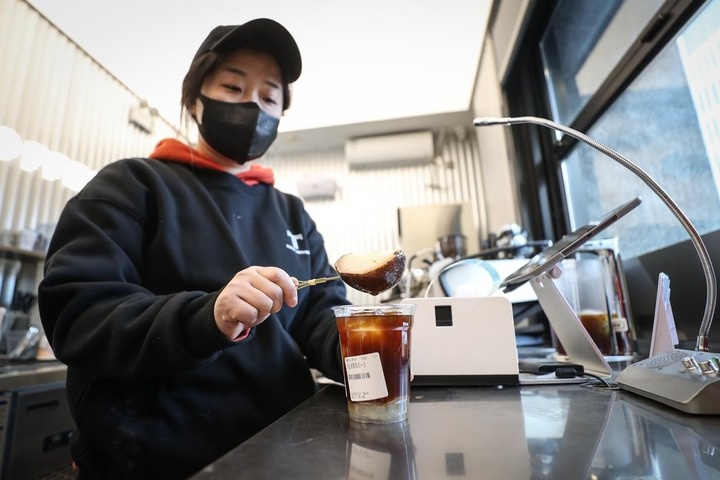 零下十四度，沈阳早市惊现冻物乐园，南方人疯狂抢购  第3张