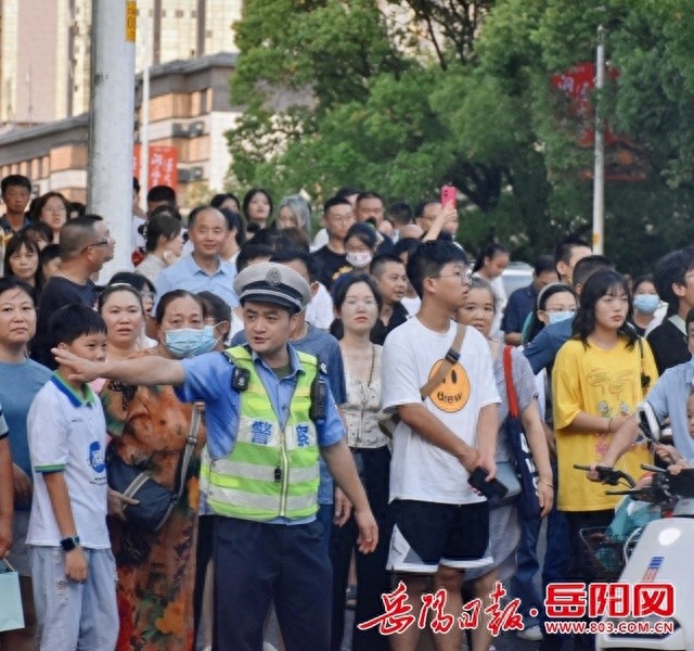 揭秘岳阳暖心交警任涛：5年如一日坚守岗位，用青春和汗水诠释忠诚与担当