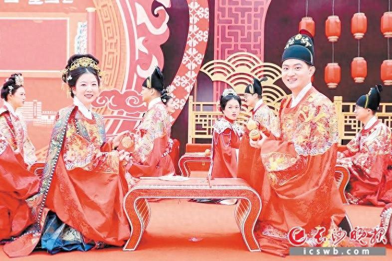 19 对新人集体婚礼！古风古韵，幸福满满，快来围观  第1张