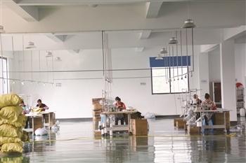 家门口上班！月入可观！杨武乡这家公司让你离土不离乡、就业不离家  第1张
