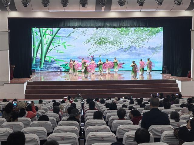 快来围观！2024 紫金文化艺术节墩尚镇百姓大舞台精彩上演，现场人头攒动  第2张