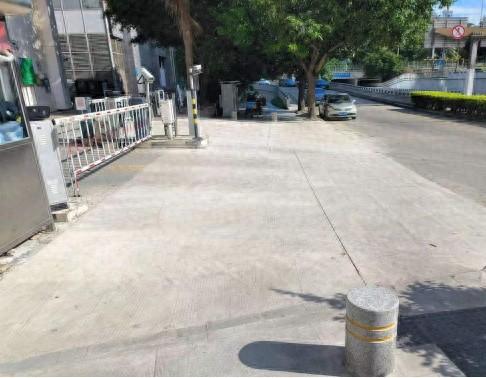 新技术混凝土修缮人行道，深圳这个小区居民出行体验感大大提升