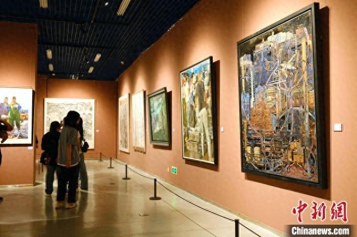 首届福建中青年美术书法作品双年展盛大开幕，1570 件作品争奇斗艳