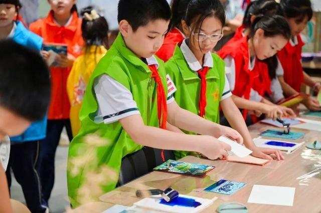 徐汇少先队周末半日营第四季盛大开启，数十名小学生开启知识探索之旅  第7张