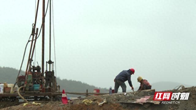 临武县重点项目建设加速推进，万水洞水库除险加固工程造福数万人  第1张