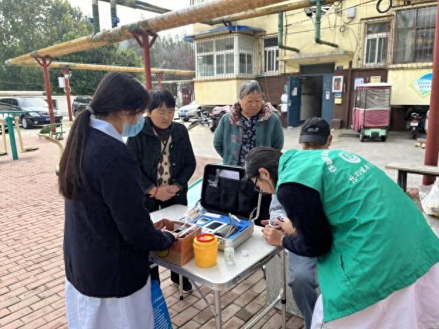 免费中医特色服务！义诊活动进社区，居民直呼：太贴心了
