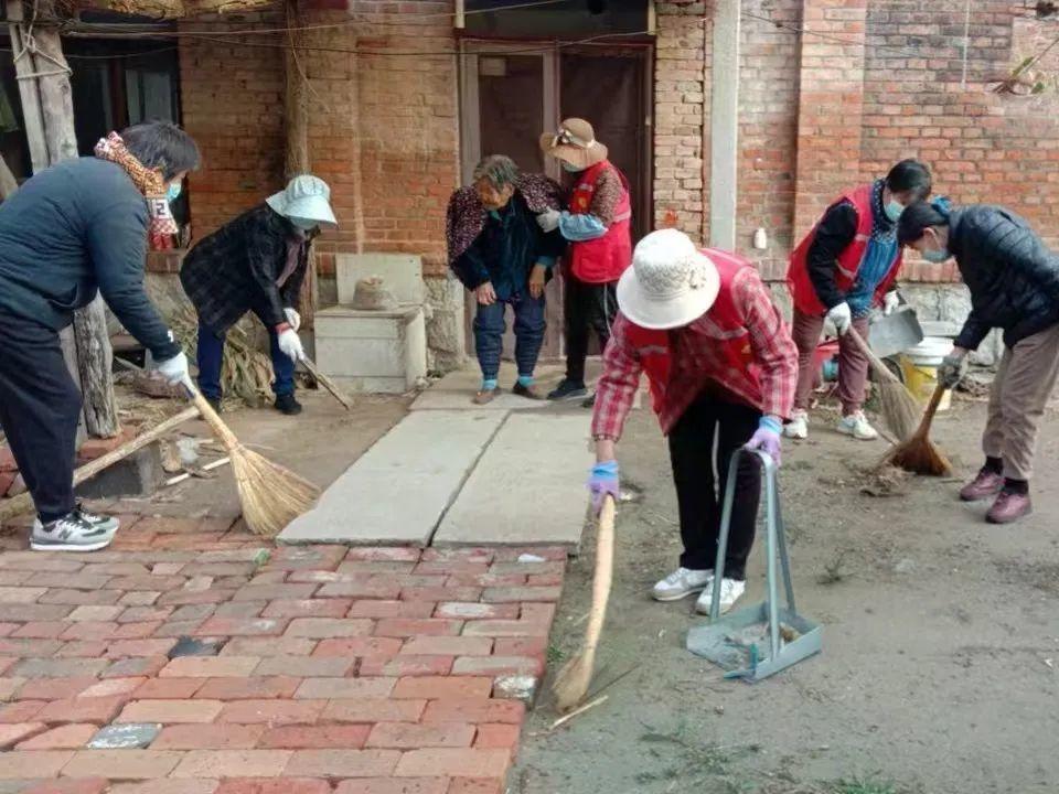 博兴县锦秋街道妇联开展庭院清洁日主题活动，助力全域庭院清洁  第3张