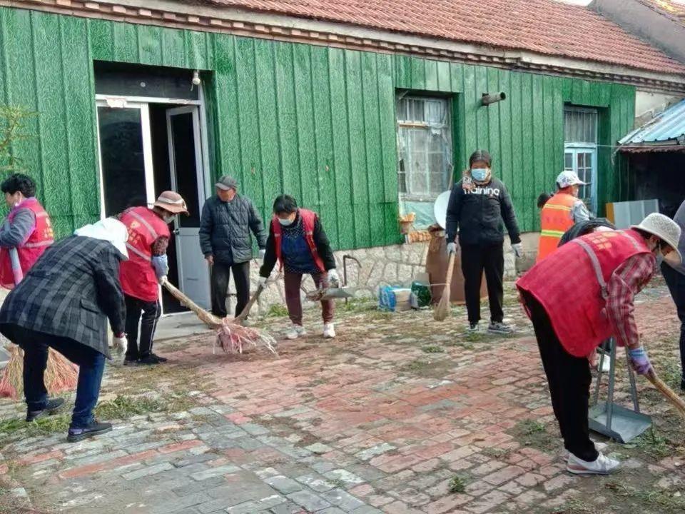 博兴县锦秋街道妇联开展庭院清洁日主题活动，助力全域庭院清洁  第4张