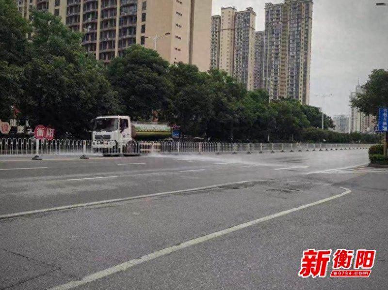 衡阳环卫部门多措并举，加大道路清扫保洁作业力度，只为给你一个干净整洁的城市环境  第1张