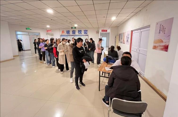 泰安八十八医院与银座携手，9 名医护人员为职工健康保驾护航  第2张