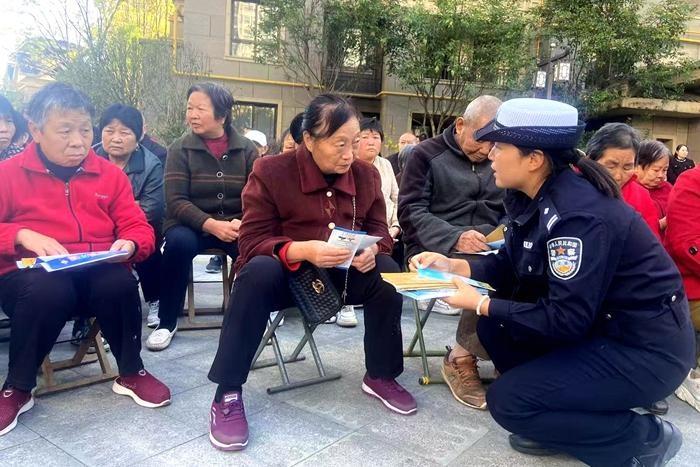 汉中交警大队开展交通安全宣传活动，你知道吗？  第2张