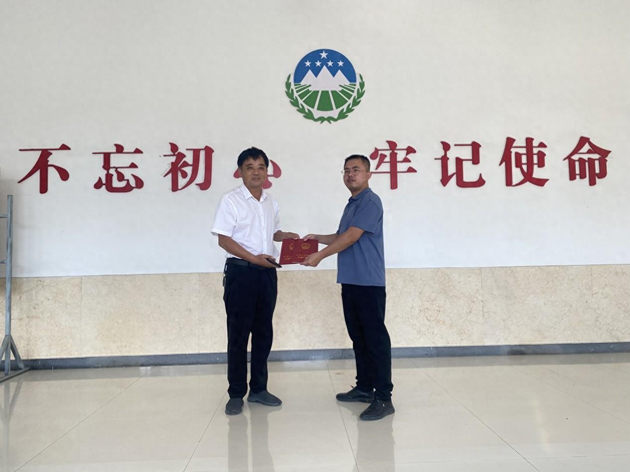 一天完成两块土地首次登记！湄洲湾北岸不动产登记交易中心为企业开通办证绿色通道  第1张