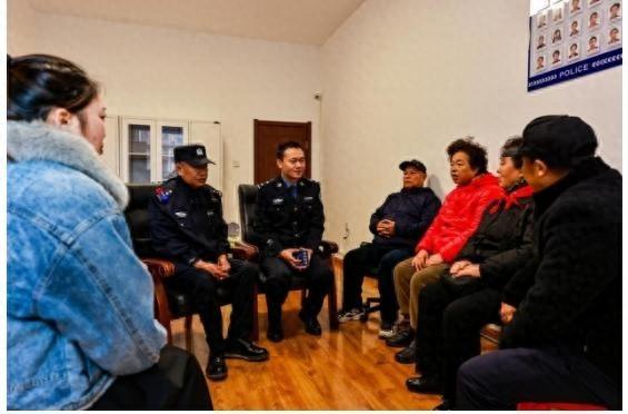 警惕谣言诈骗！哈尔滨南岗分局安全宣讲进社区，守护你的财产安全  第1张