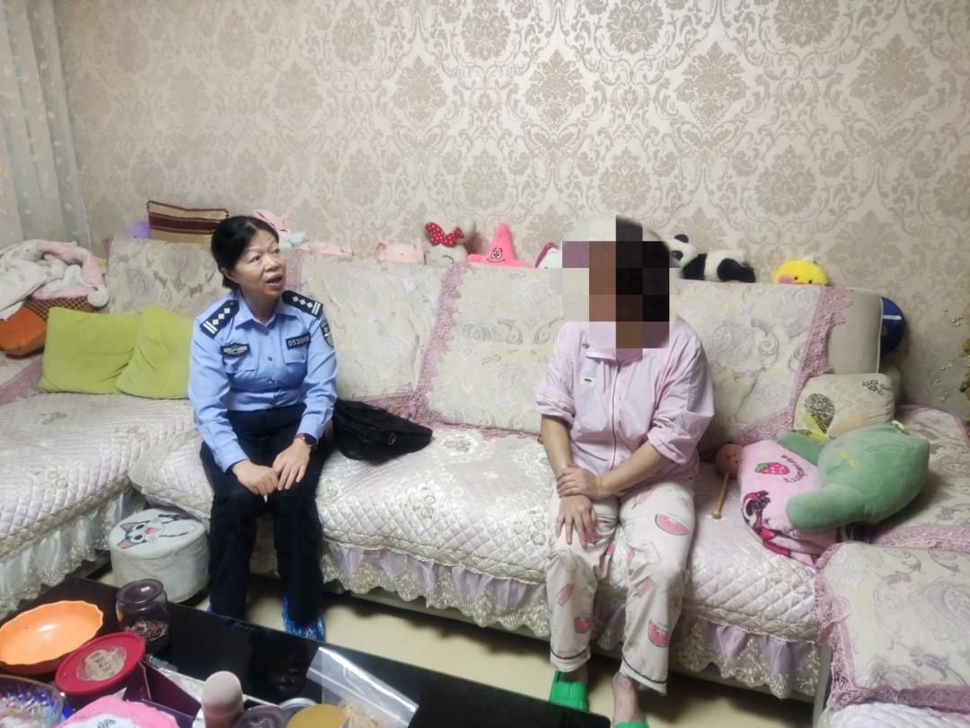 离异女子轻信稳赚不赔投资平台，民警及时劝阻，避免 6 万积蓄打水漂  第1张