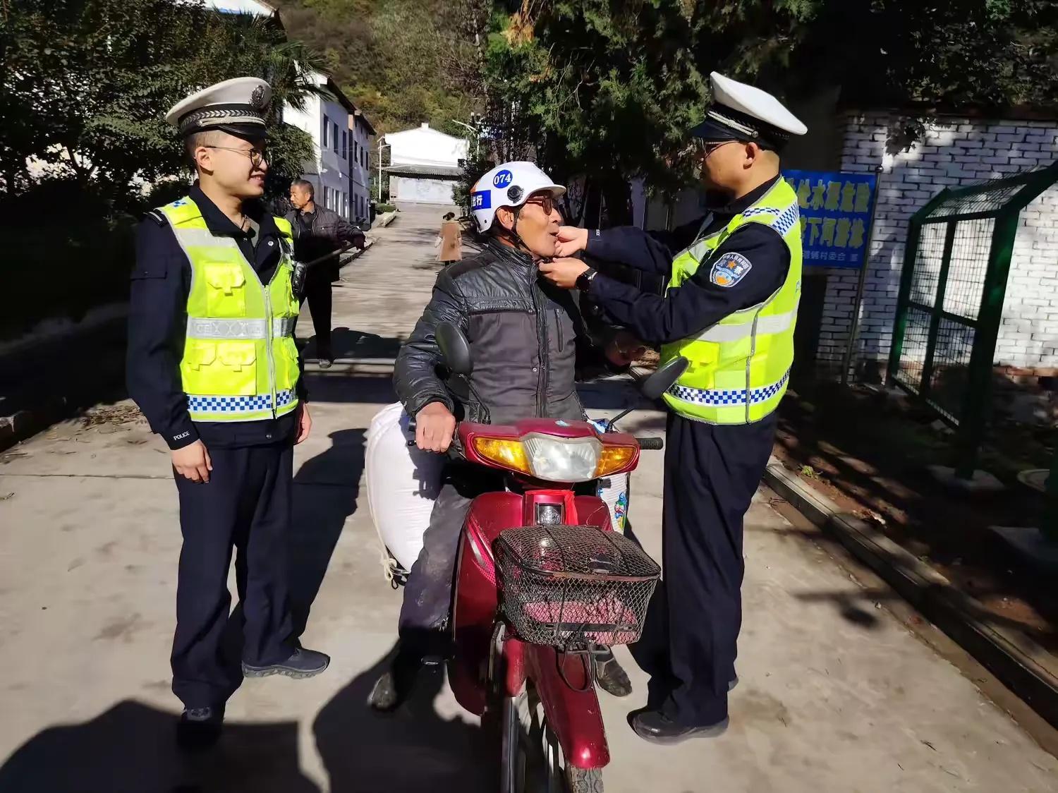 宝鸡交警多形式开展交通安全宣传活动，你还敢违法吗？  第6张