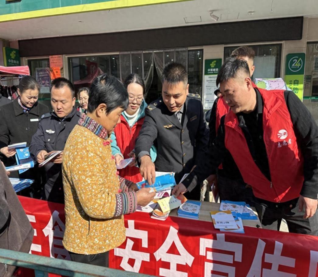 灵璧县游集镇开展诚信尚俭 共享食安食品安全宣传周活动  第1张