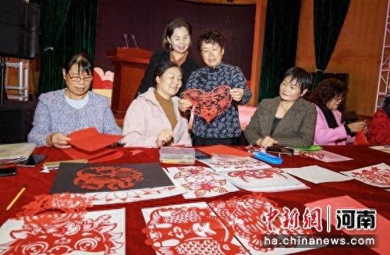 200 幅剪纸作品亮相漯河，带你领略传统艺术的魅力  第1张