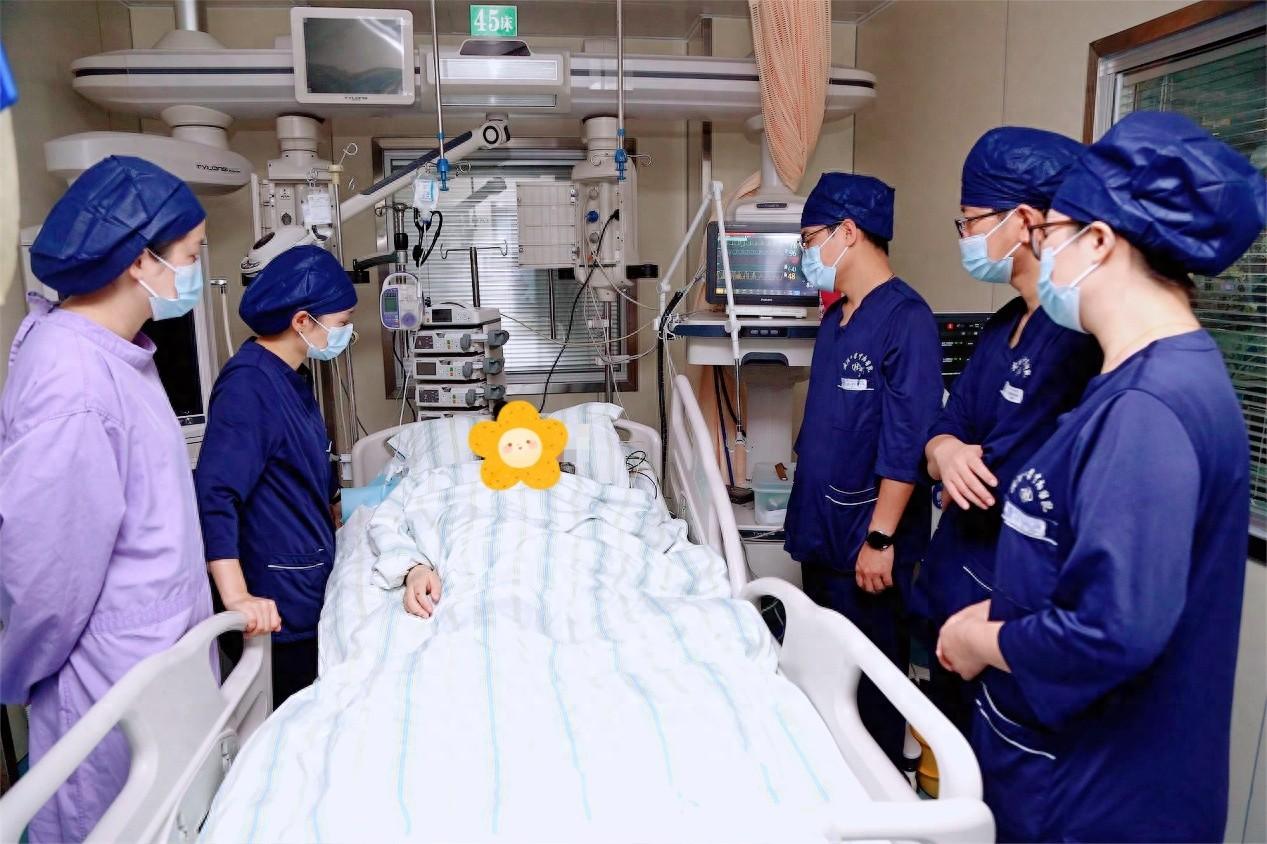 随州产妇突然晕倒呼吸衰竭，紧急剖宫产转运武汉，奇迹般母子平安