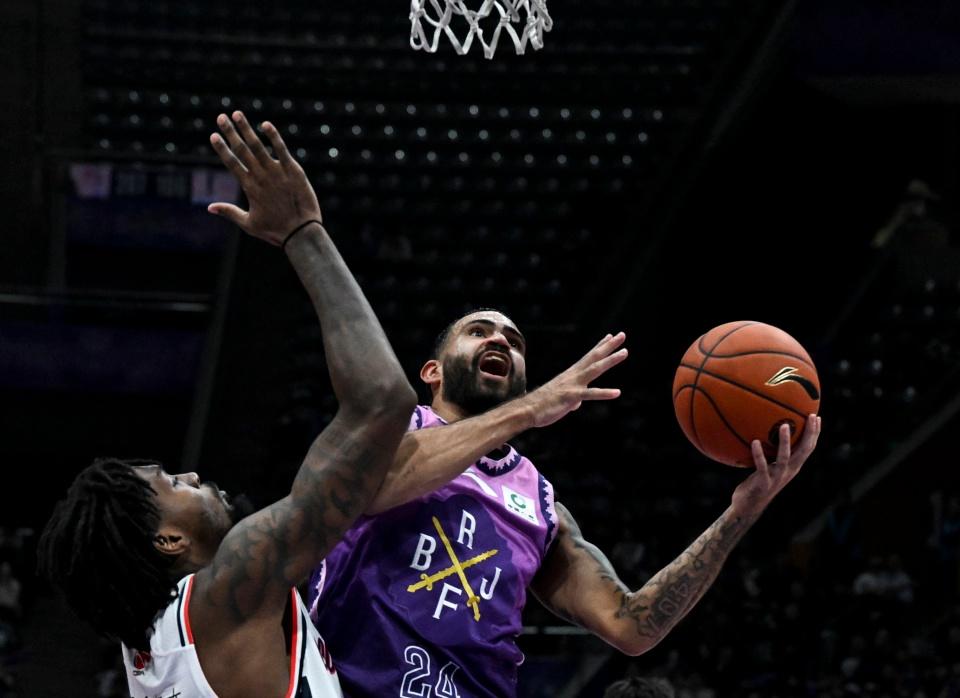 CBA 常规赛第五轮：北控主场险胜广州，沈梓捷扣篮惊艳全场  第2张