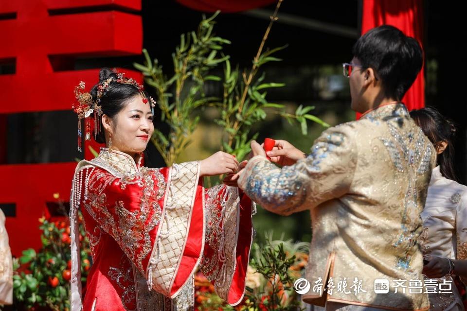 4 对新人体验传统中式婚礼，鸾凤和鸣喜气盈门  第4张