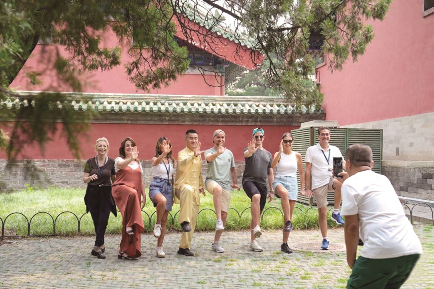 重大利好！38 国免签政策延长至 30 天，中国大门敞开欢迎你
