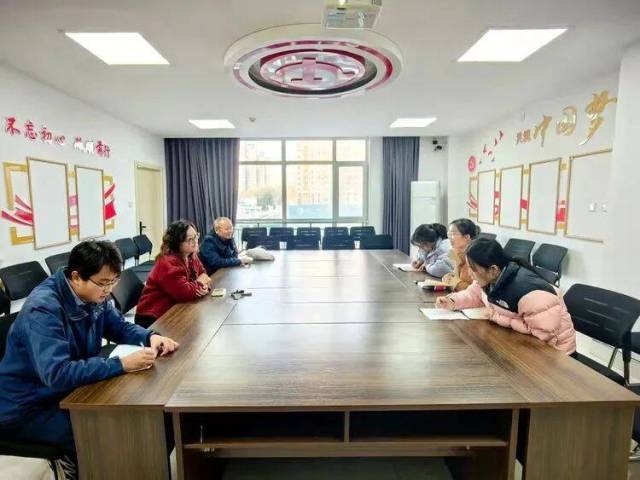 长兴社区召开物业联席会议，共商解决居民问题之道  第2张