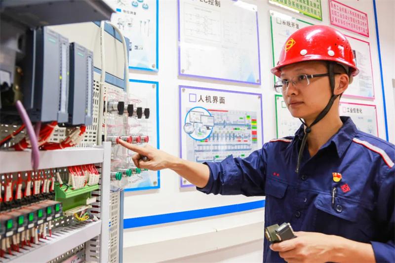 柳州工匠何奇钦：他用智慧和汗水，诠释了中国精神  第2张