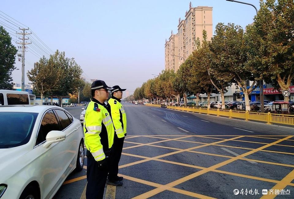 冠县交警大队持续开展护学岗工作，为学生安全保驾护航  第2张