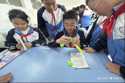 滑轮探究活动在广平镇双庙魏小学实验室火热开展  第1张