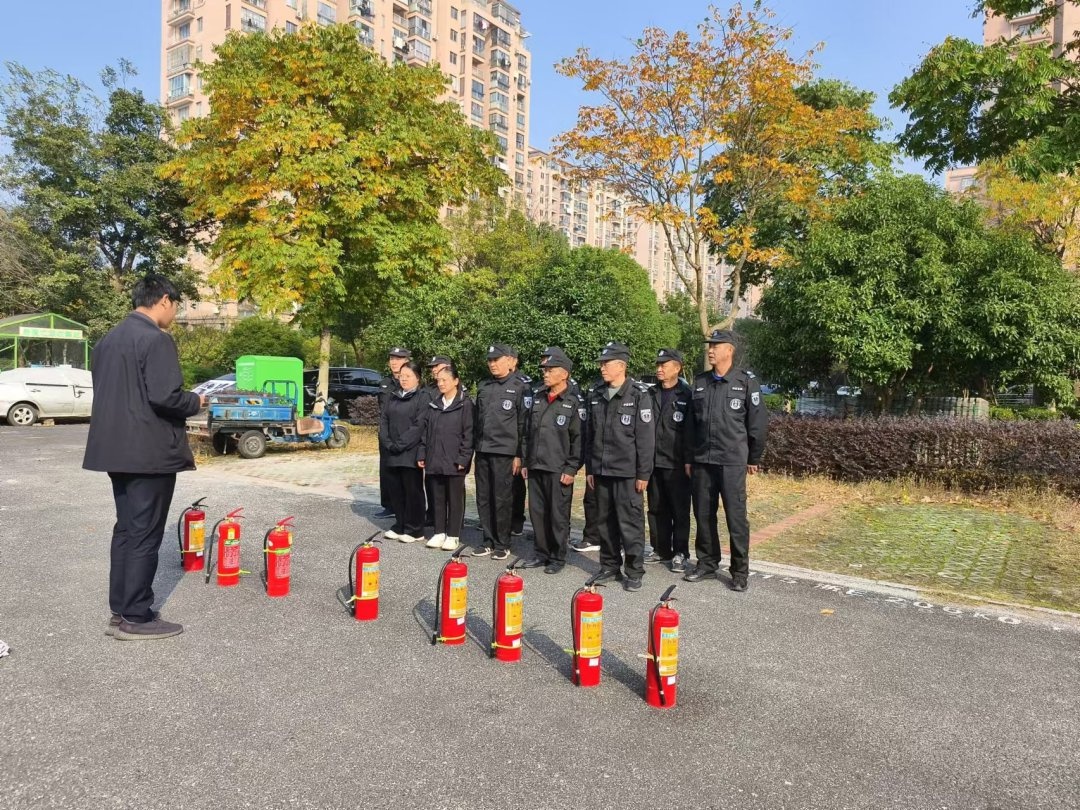 快来看看！吴兴区湖东街道怡和家园社区举办应急培训演练，增强社区安全管理  第2张