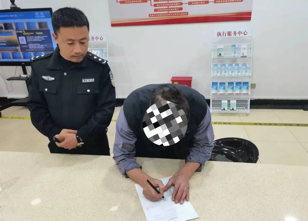 15 万欠款不还玩失踪？建宁法院神兵突袭，被执行人无处可躲  第2张