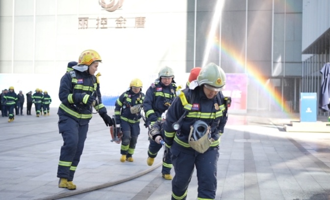 丽泽商务区 13 栋超高层建筑同步演练，全力保障高层建筑灭火救援工作  第2张