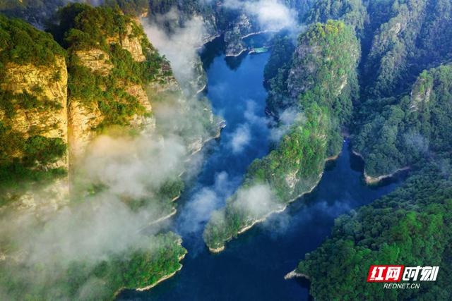 冬日张家界宝峰湖,一场如诗如画的梦幻之旅 第2张 冬日张家界宝峰湖,一场如诗如画的梦幻之旅 第2张